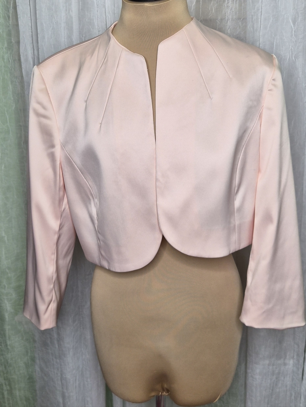 Tahari Cropped Satin Jacket Bolero in Blush Pink